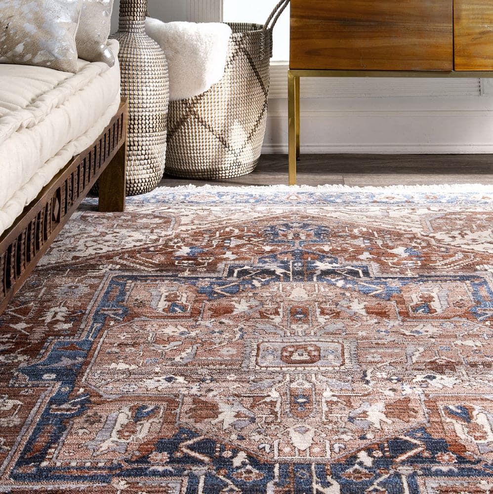 Heriz traditional rug 
