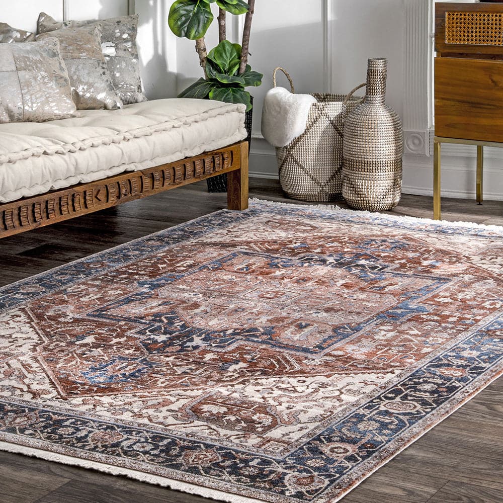 Heriz traditional rug 