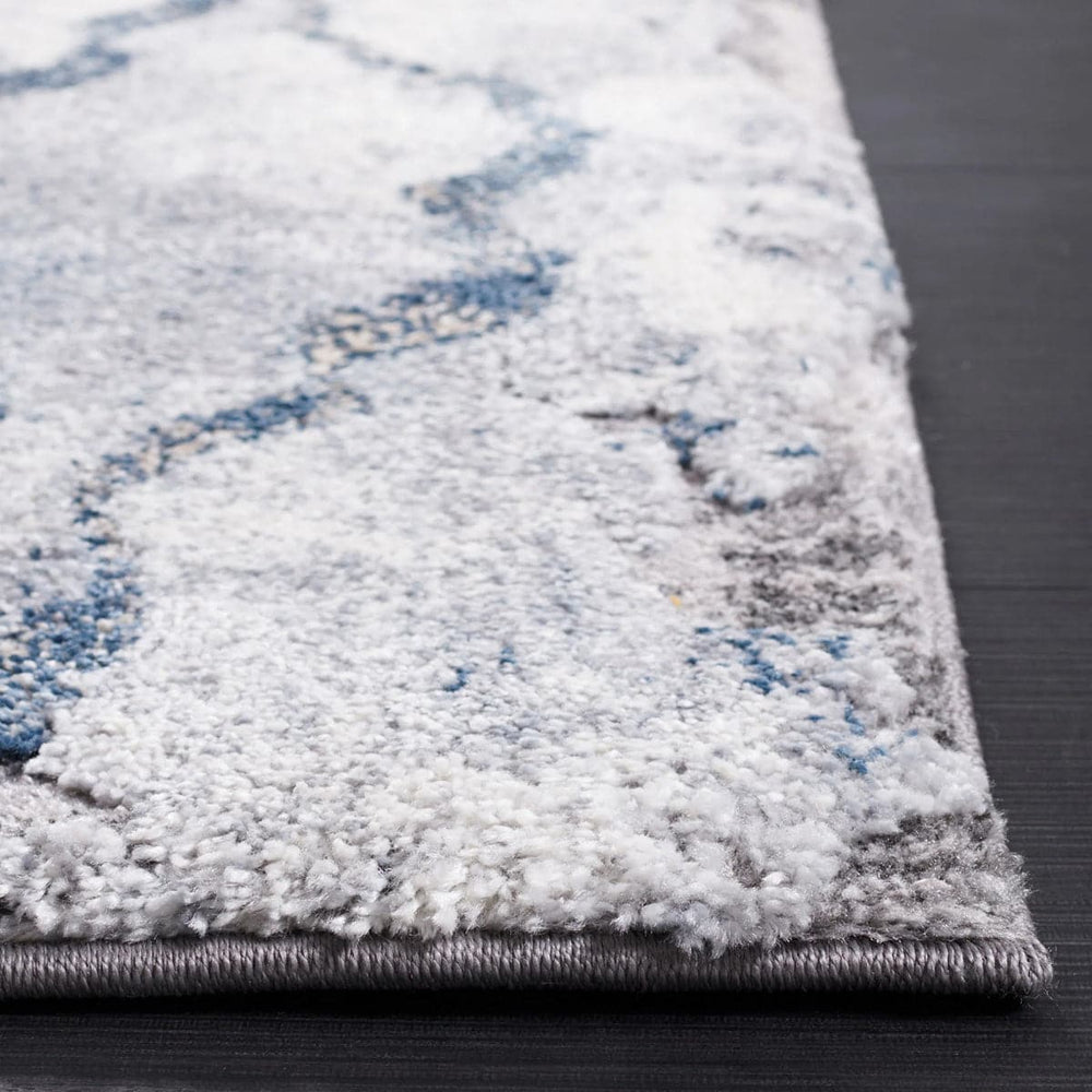 The Mineral Blue Rug is a soft and luxurious rug with a pile height of 20mm.
