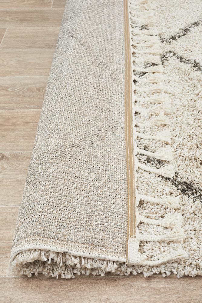Mia Penn Natural shaggy rug