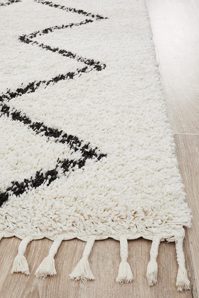 Mia Pen White shaggy rug