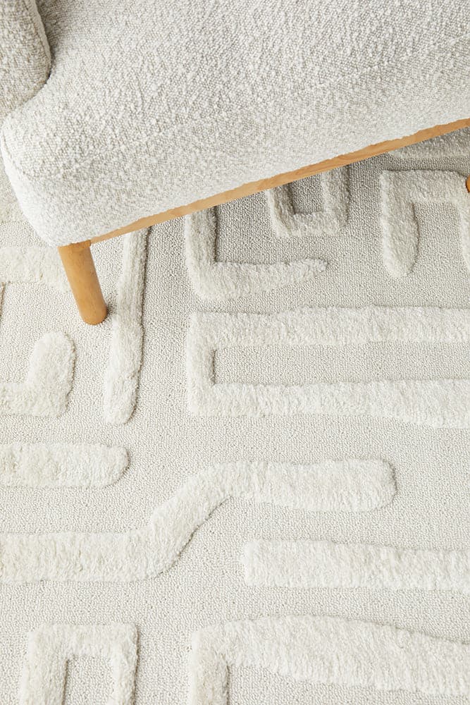 With its contemporary design and soft pile, the Serenade Arlo rug is an ideal choice for modern homes.