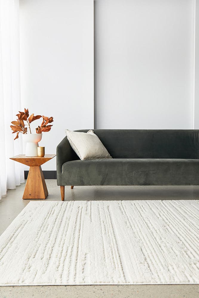 Serenade Ezra rug embodies the essence of modern elegance and sophistication.