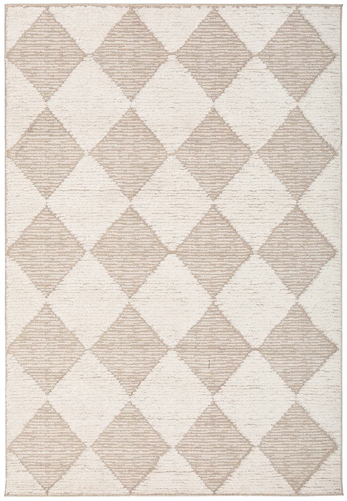 Serenade Yuri rug embodies modern elegance. Its soft pile, in a harmonious blend of beige and latte colours