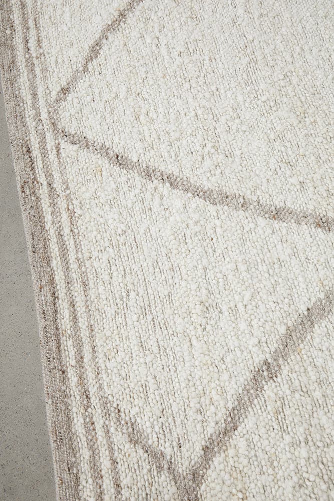 The Stockholm Alma rug embodies contemporary sophistication with its modern design and a colour palette