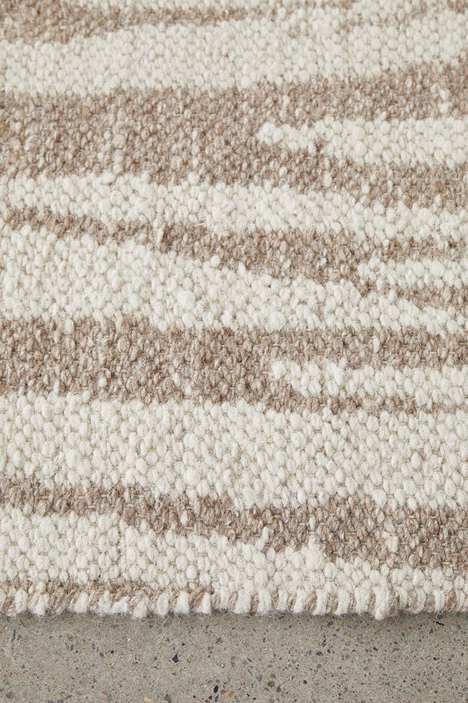 The Stockholm Jan rug embodies contemporary sophistication with its modern design and a colour palette